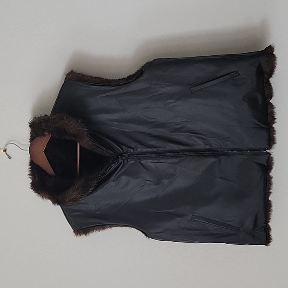Faux Vegan Fur Reversible Fall Cozy Fuzzy Brown Black Vest Jacket Giacca Size XL - Picture 9 of 15